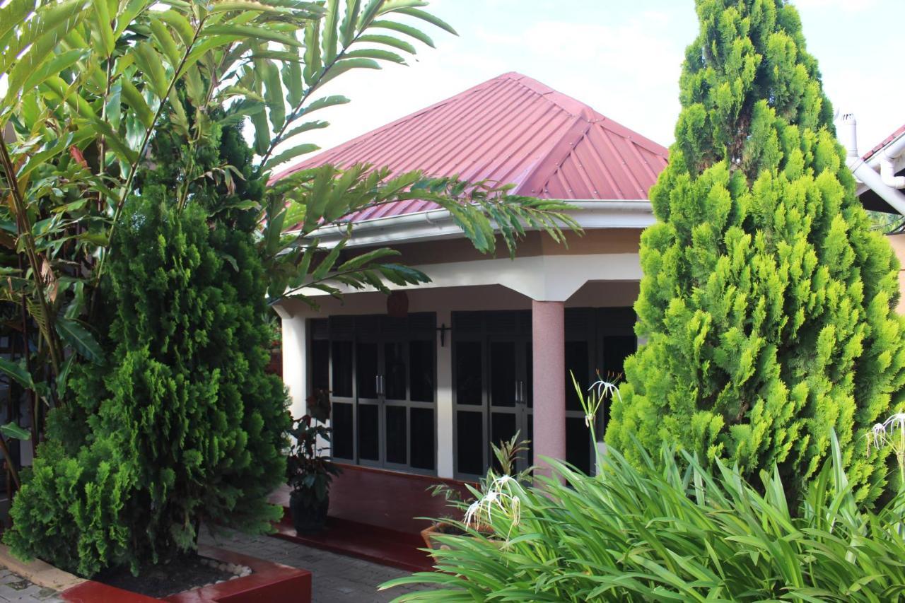 Fort Portal Montane Safaris Hotel מראה חיצוני תמונה