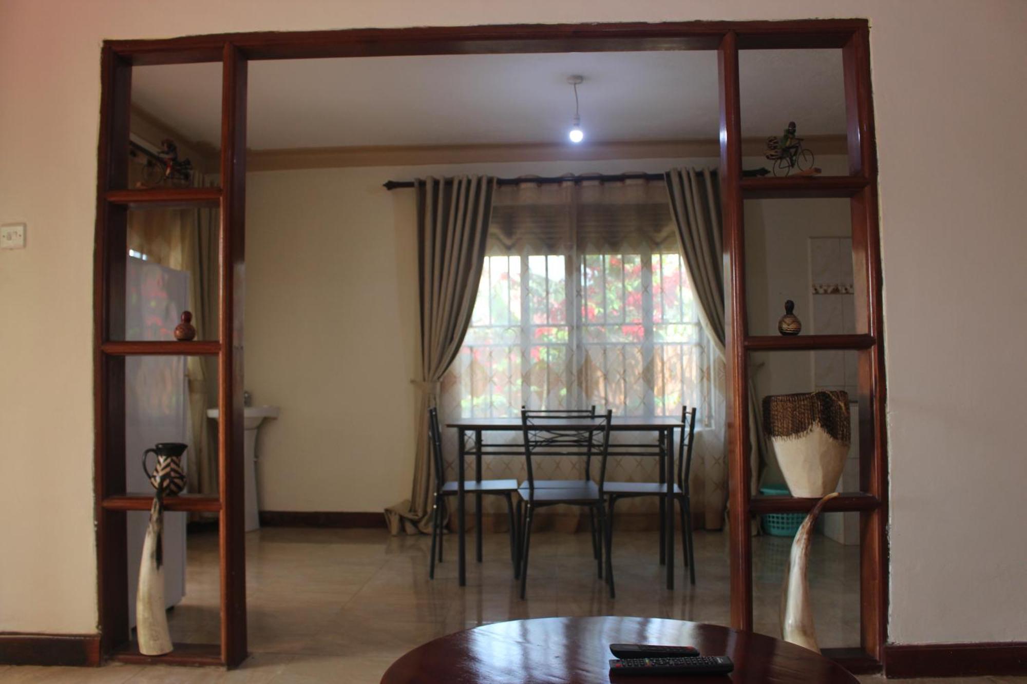 Fort Portal Montane Safaris Hotel מראה חיצוני תמונה