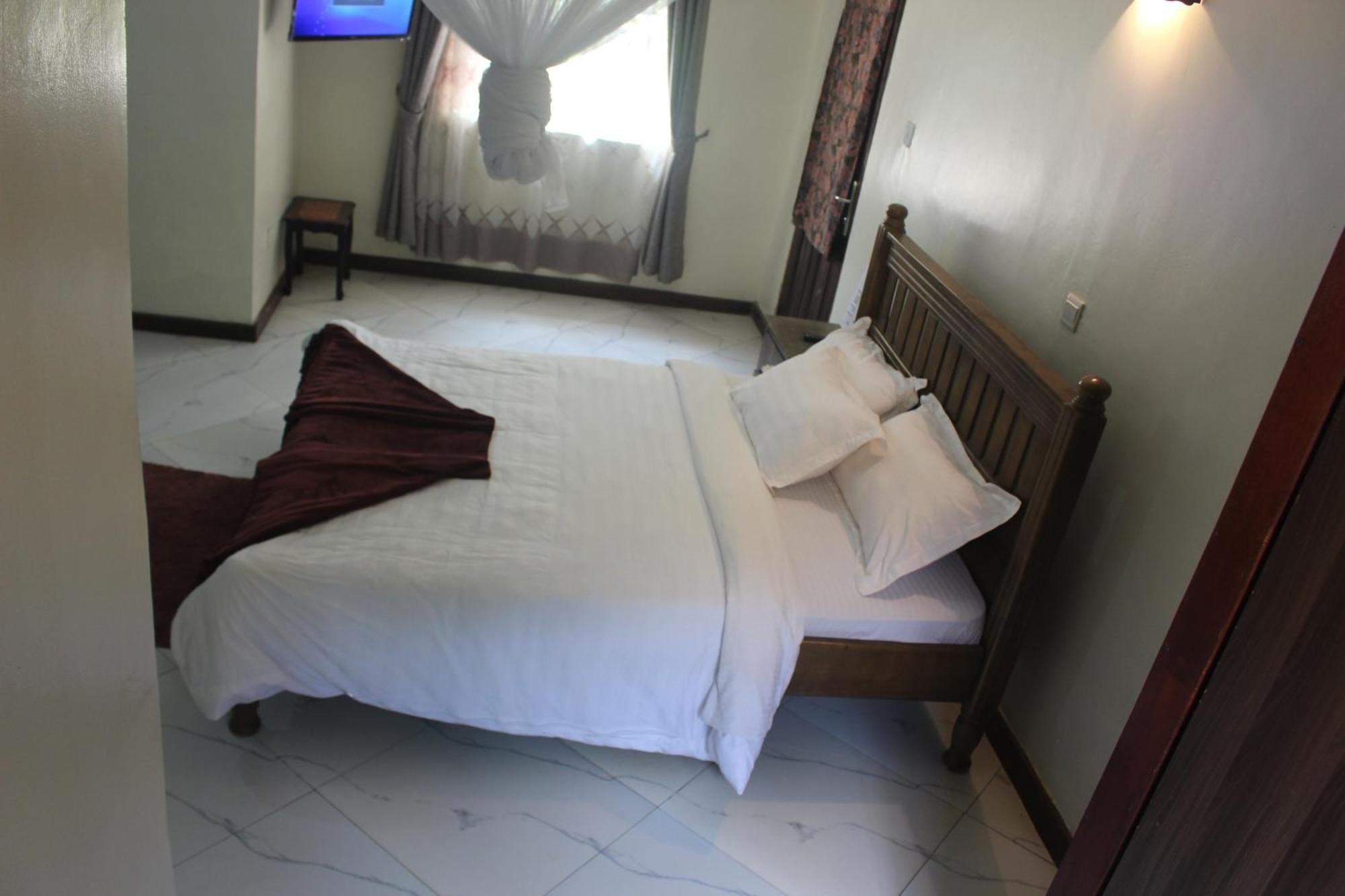 Fort Portal Montane Safaris Hotel מראה חיצוני תמונה