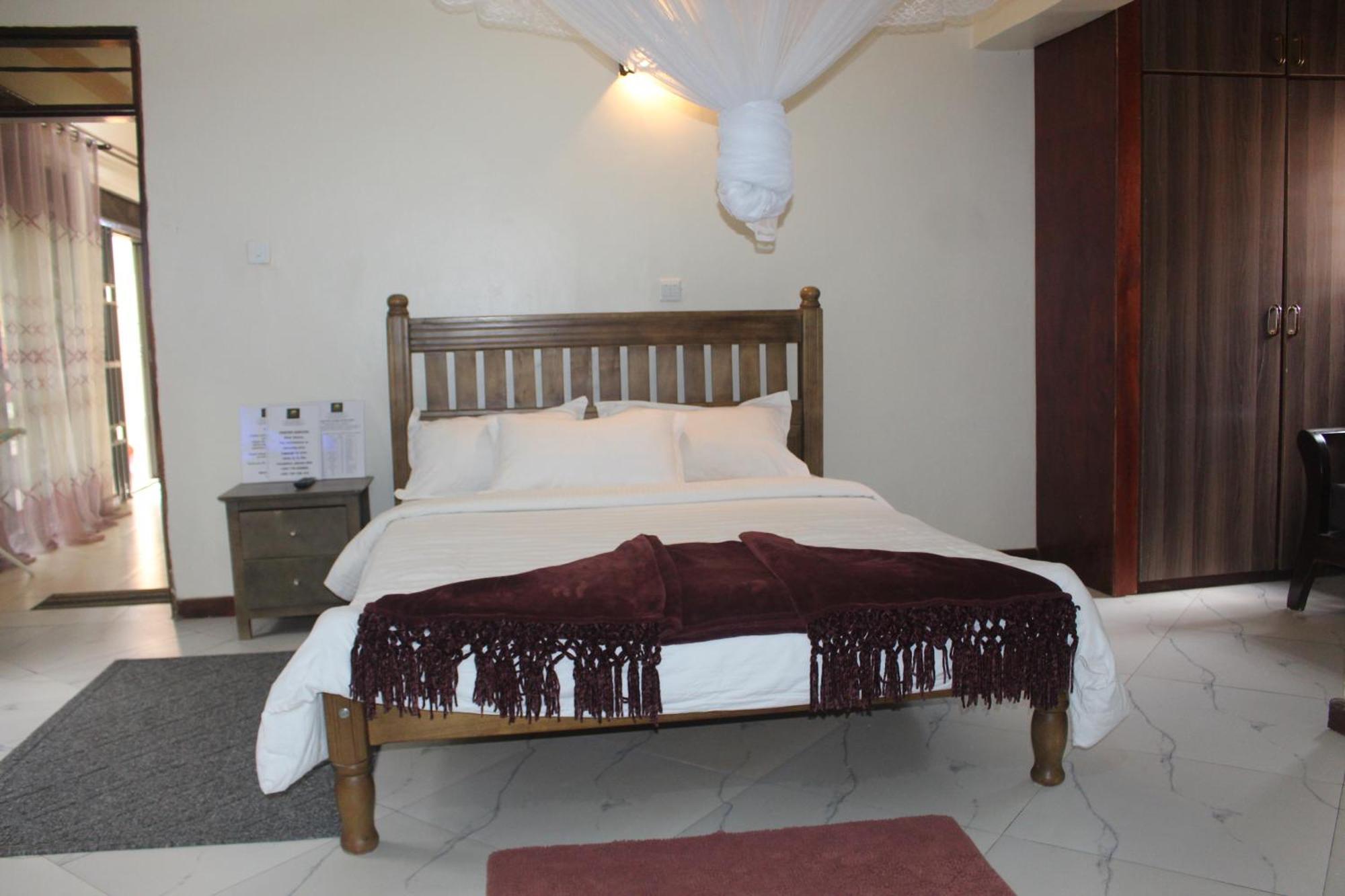 Fort Portal Montane Safaris Hotel מראה חיצוני תמונה