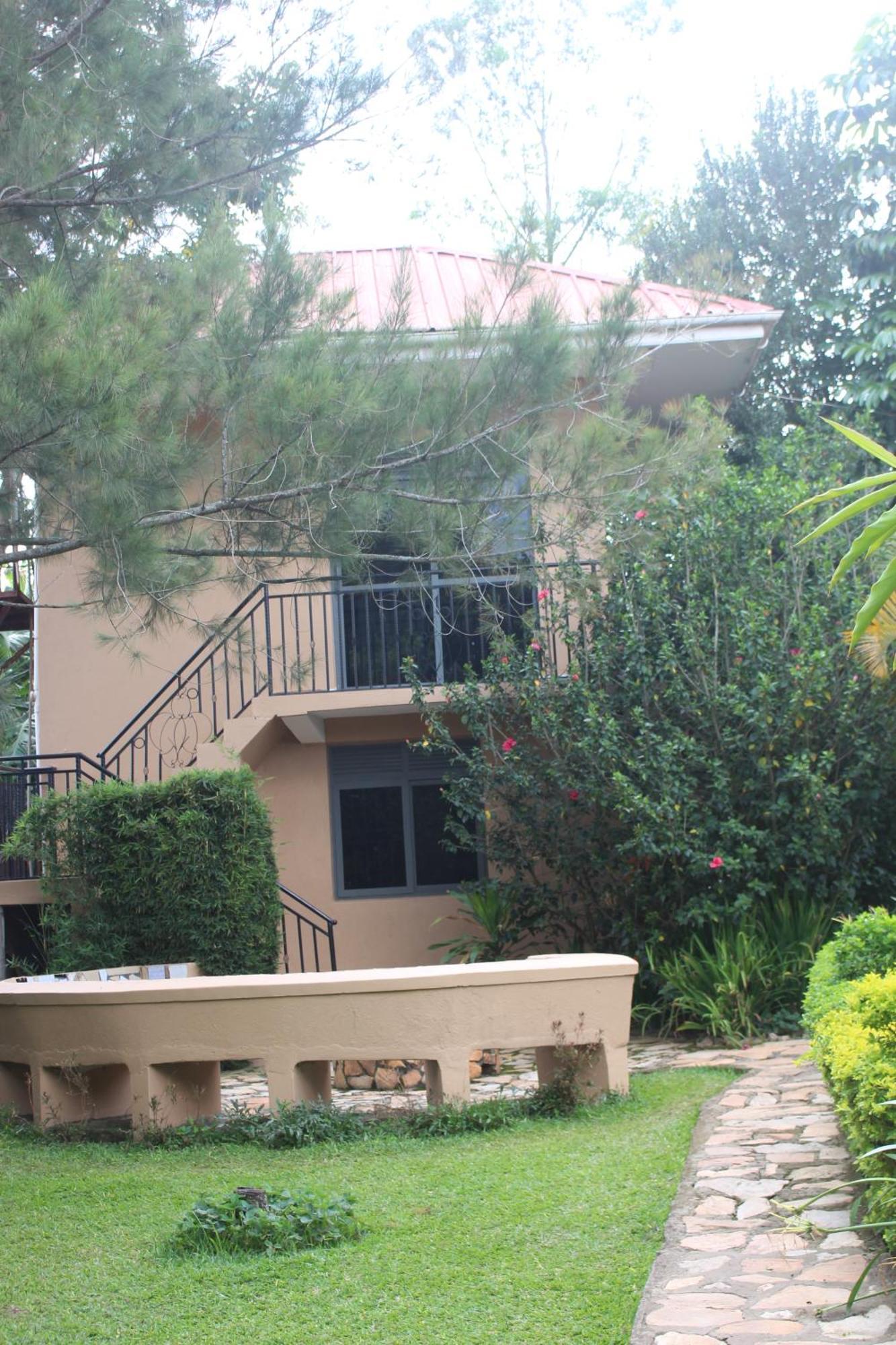 Fort Portal Montane Safaris Hotel מראה חיצוני תמונה