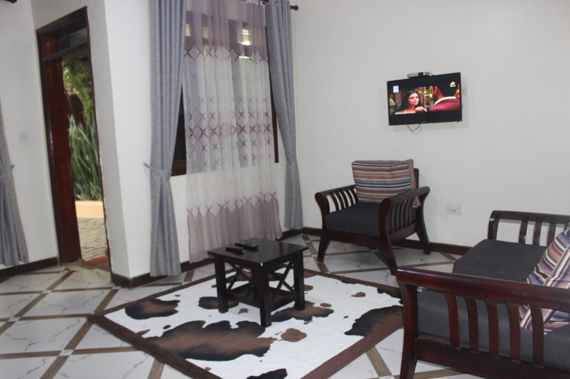 Fort Portal Montane Safaris Hotel מראה חיצוני תמונה